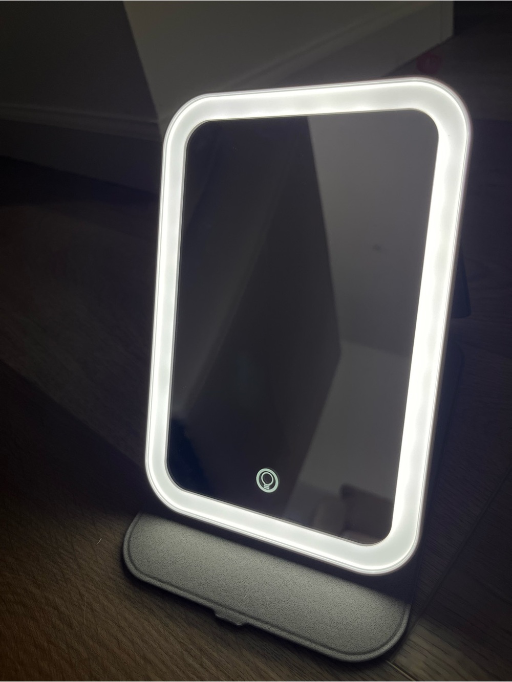 Kintion Travel Makeup Mirror, Portable LED Lighted Makeup Mirror - Like New! - Picture 7 of 9
